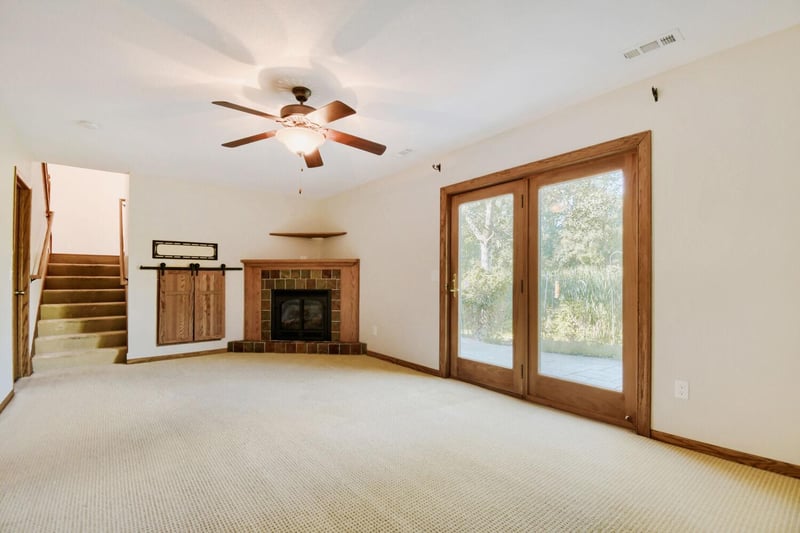 4075 Valentine Crest Rd, Arden Hills, MN 55112