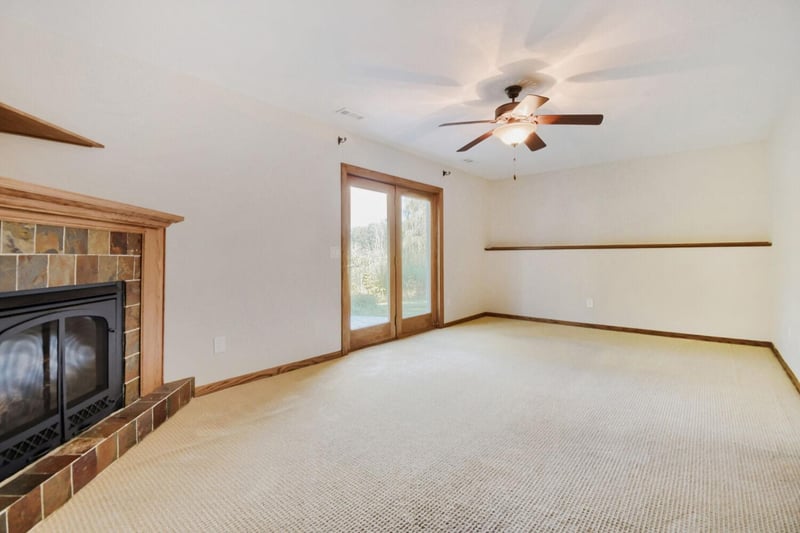 4075 Valentine Crest Rd, Arden Hills, MN 55112