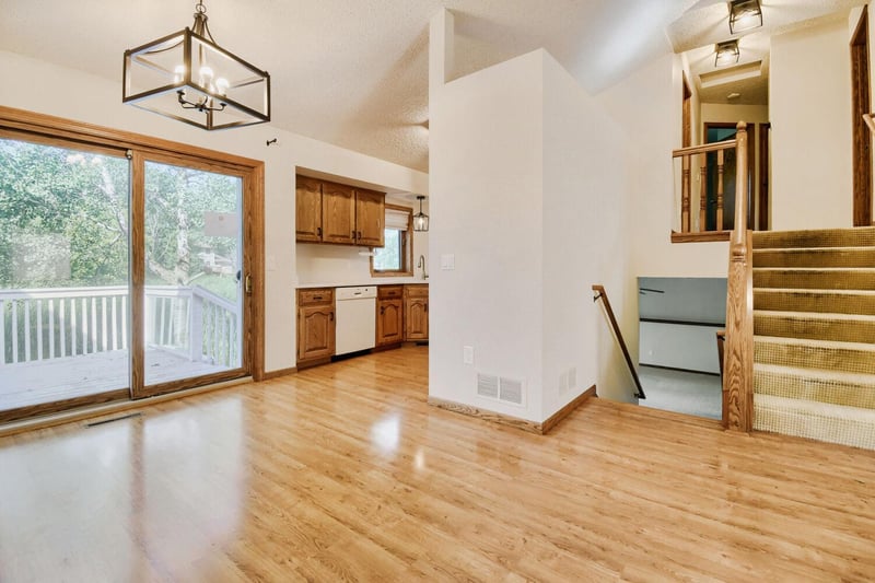 4075 Valentine Crest Rd, Arden Hills, MN 55112