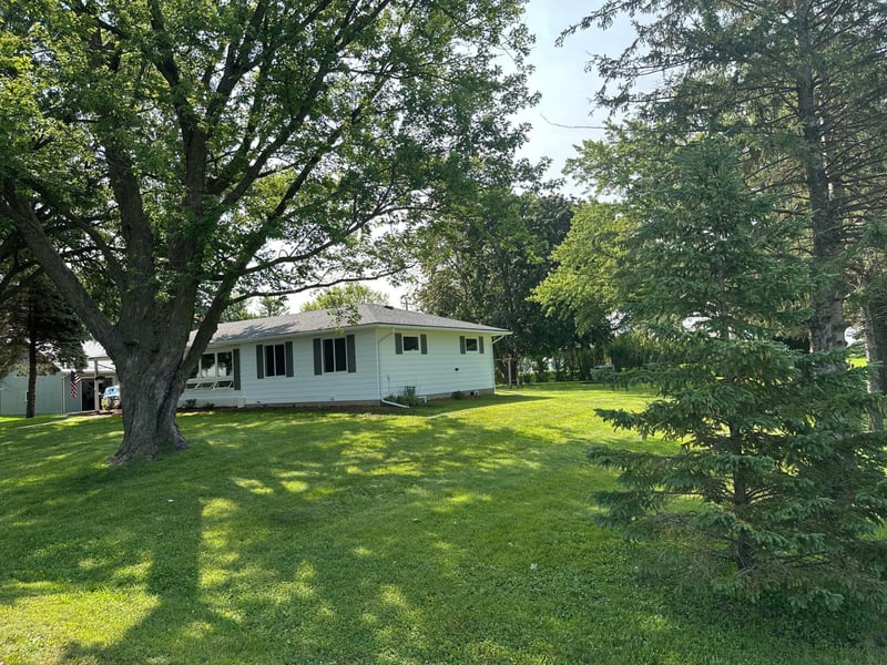 530 1st St, Fountain, MN 55935