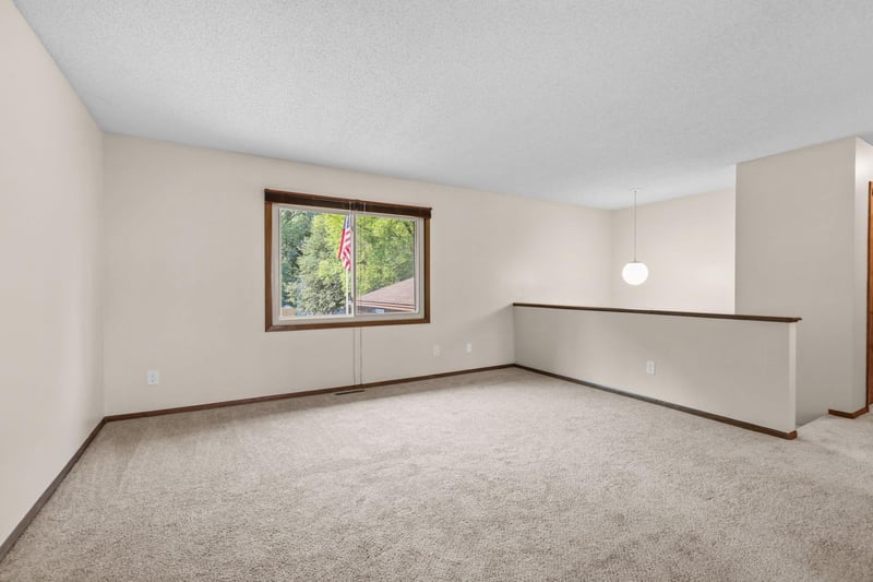865 104th Ave NW, Coon Rapids, MN 55433