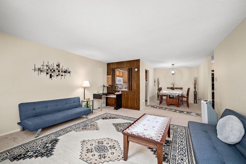 10211 Cedar Lake Rd #204, Minnetonka, MN 55305