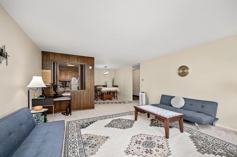 10211 Cedar Lake Rd #204, Minnetonka, MN 55305