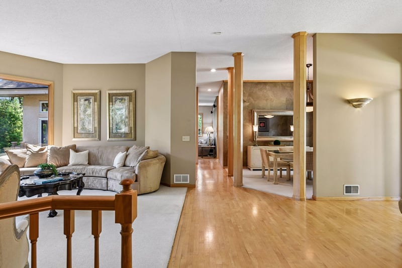 5535 Wingwood Ct, Minnetonka, MN 55345
