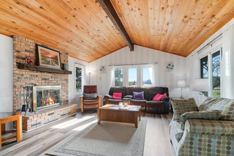 2018 Shale Ln, Eagan, MN 55122