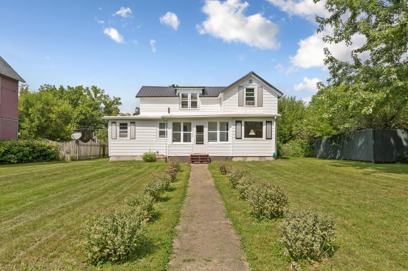 122 W School St, Owatonna, MN 55060