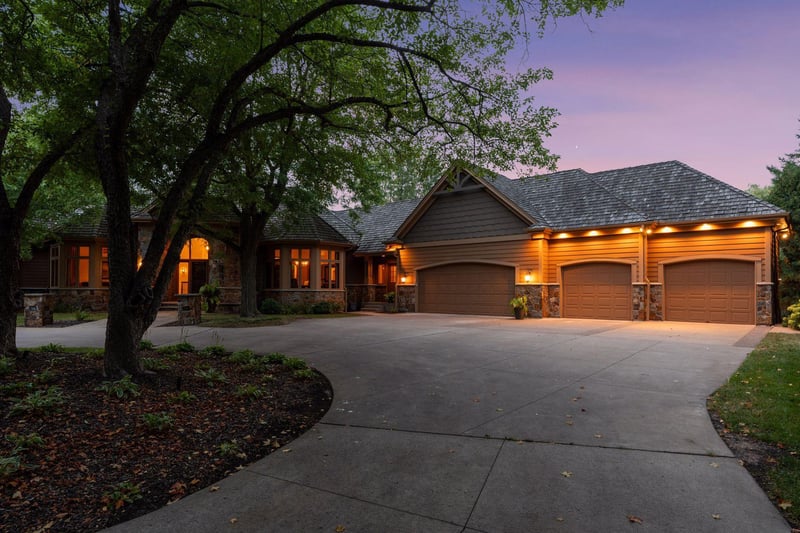 750 Navajo Rd W, Medina, MN 55340