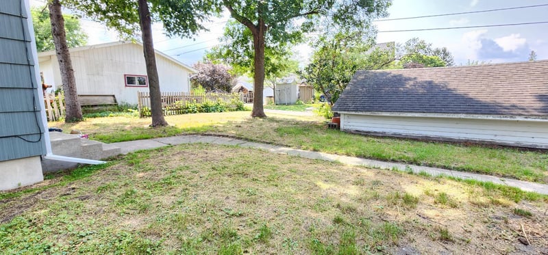 437 7th St NE, Staples, MN 56479