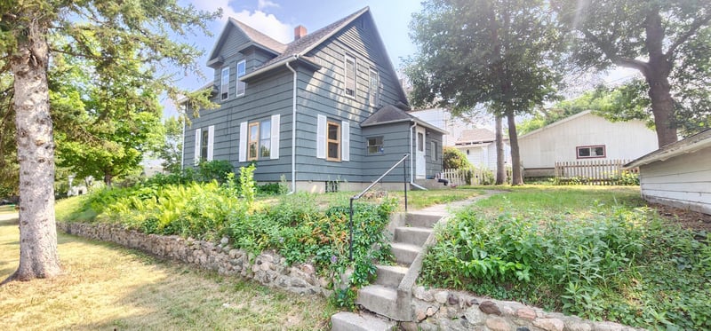 437 7th St NE, Staples, MN 56479