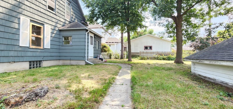 437 7th St NE, Staples, MN 56479