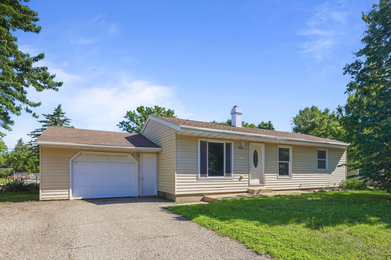 421 W Ash St, Saint Joseph, MN 56374