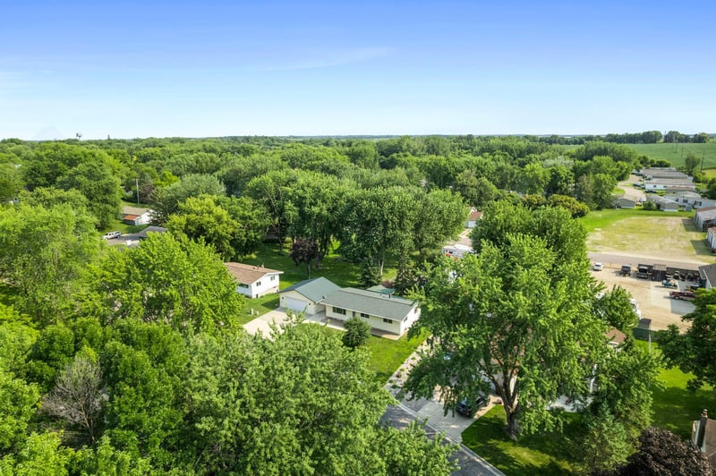 1230 8th St, Howard Lake, MN 55349