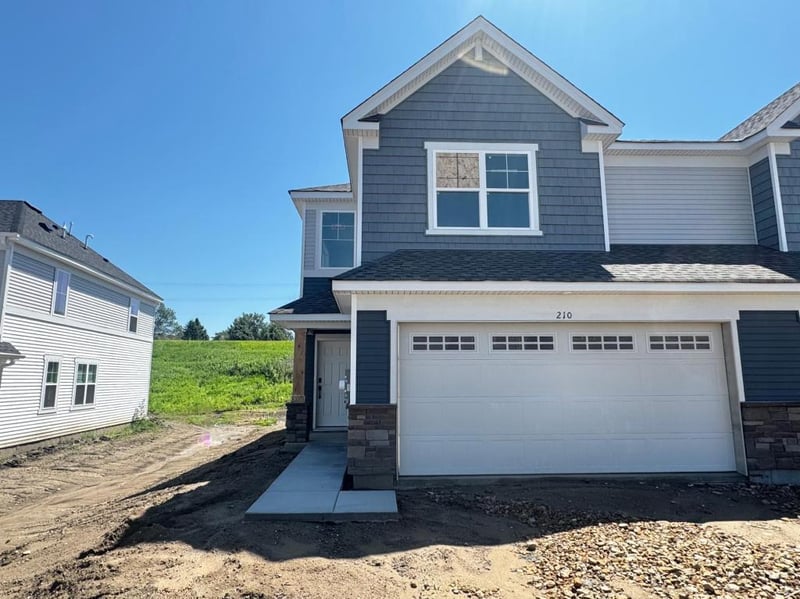 210 Huntington Dr, Waconia, MN 55387