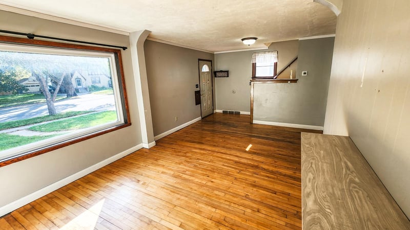 511 11th St N, Moorhead, MN 56560
