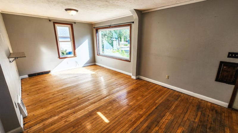 511 11th St N, Moorhead, MN 56560