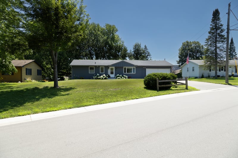 503 Chan Vw, Chanhassen, MN 55317
