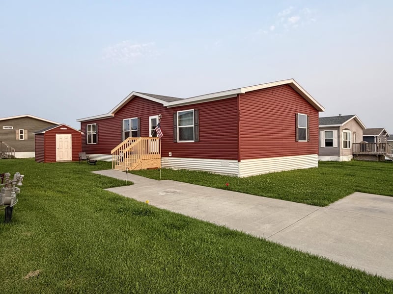2020 Peregrine Pl NW, Stewartville, MN 55976