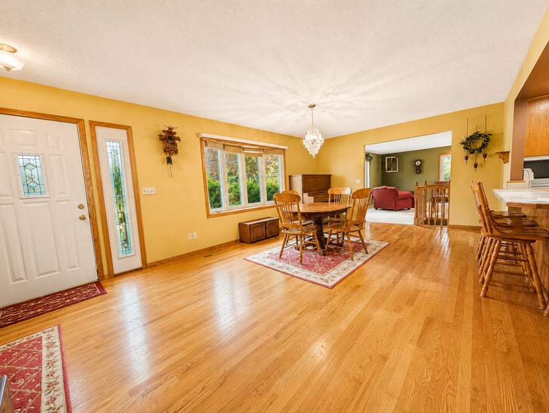 55 Elm St, Easton, MN 56025