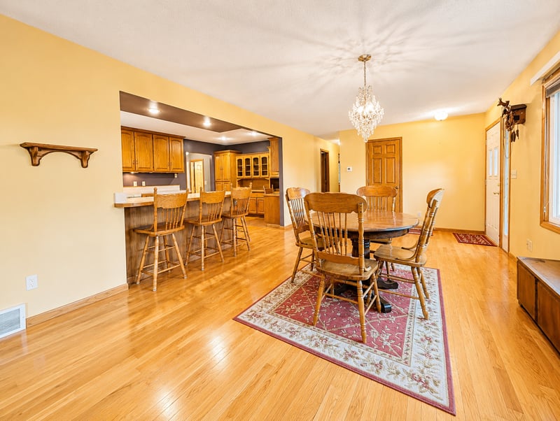 55 Elm St, Easton, MN 56025