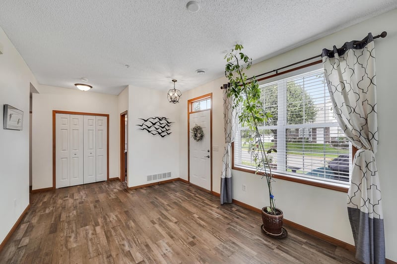4926 Bisset Ln #7506, Inver Grove Heights, MN 55076