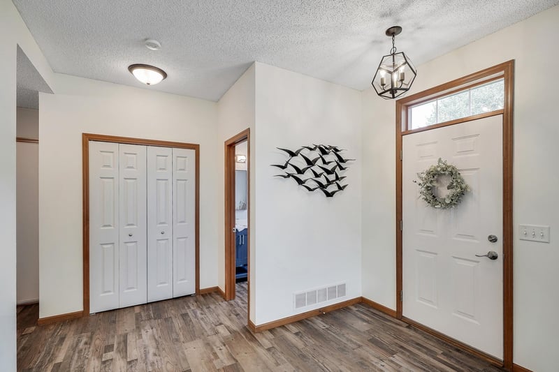 4926 Bisset Ln #7506, Inver Grove Heights, MN 55076