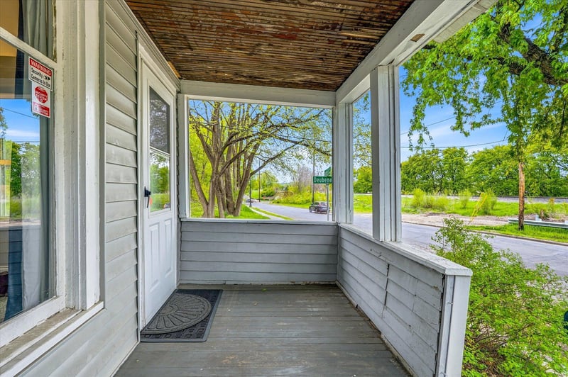 891 Benhill Rd, Saint Paul, MN 55105