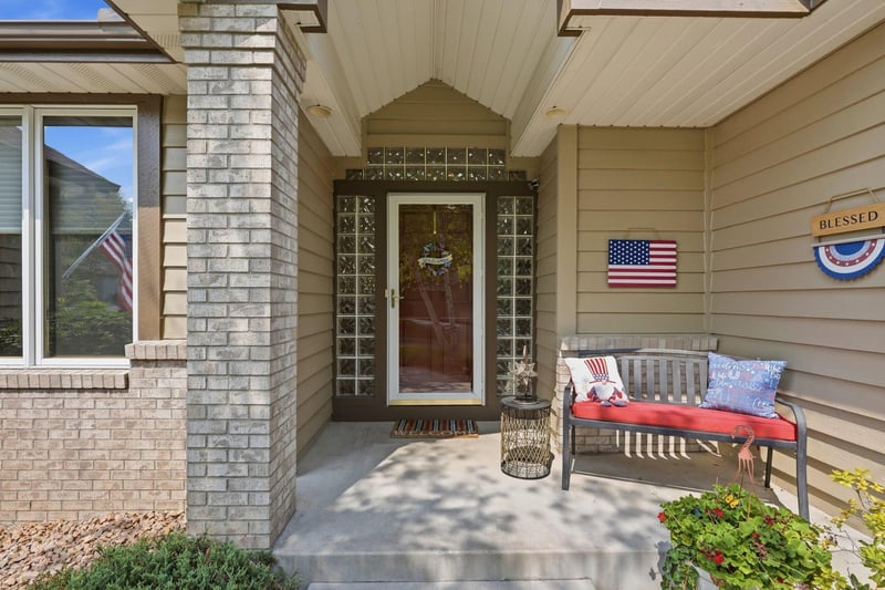 10904 Chatham Ct S, Burnsville, MN 55337