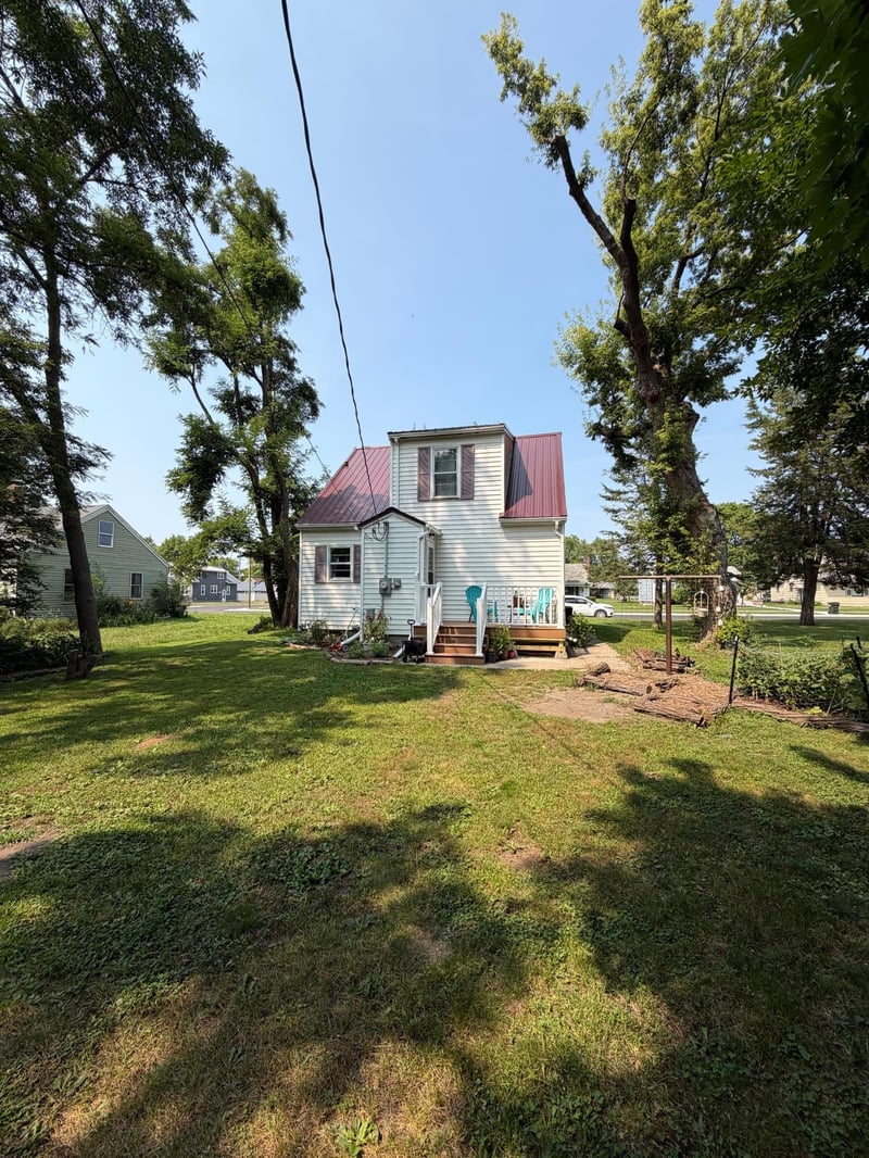 428 E Rooney Ave, Appleton, MN 56208