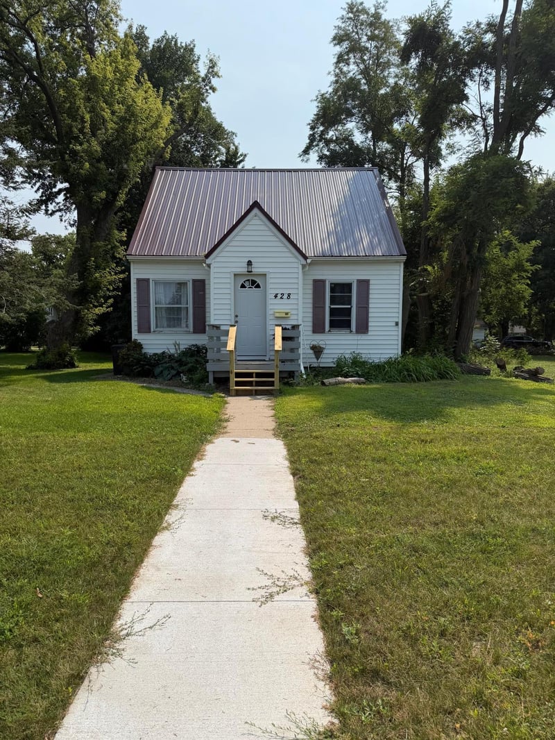 428 E Rooney Ave, Appleton, MN 56208