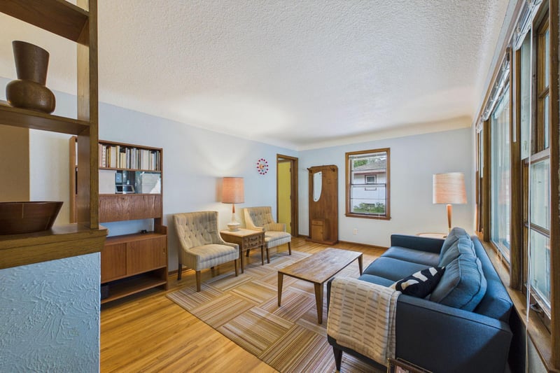 1731 Galtier St, Roseville, MN 55113
