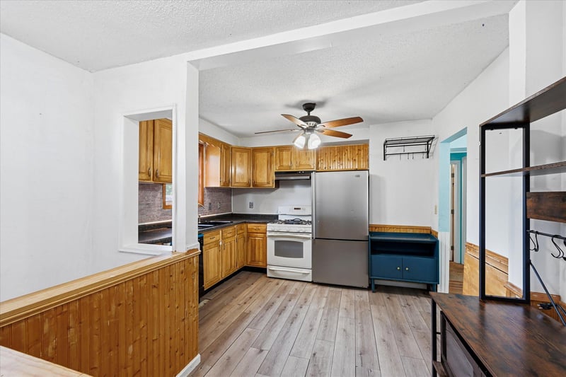 570 Ironton St NE, Fridley, MN 55432