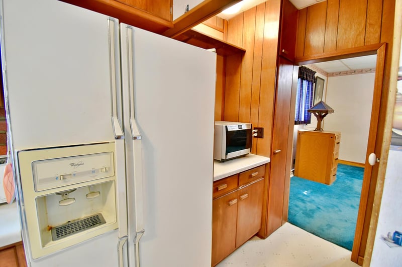 216 3rd St N, Brownton, MN 55312