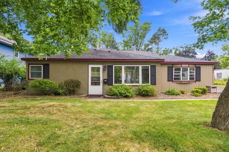 851 Brisbin St, Anoka, MN 55303