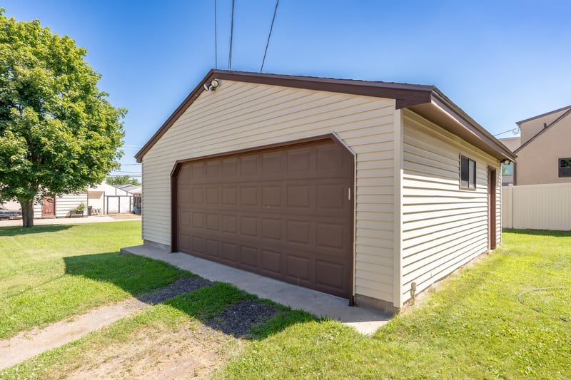 239 3rd Ave W, Shakopee, MN 55379