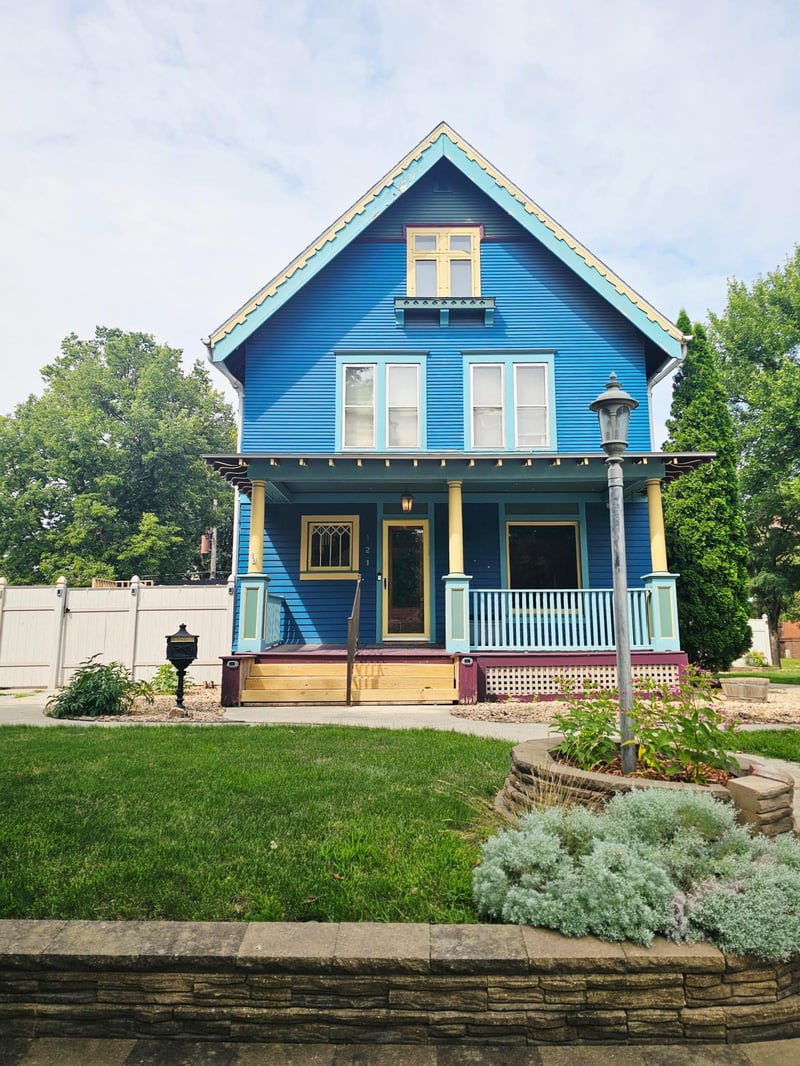 121 N 5th St, Montevideo, MN 56265