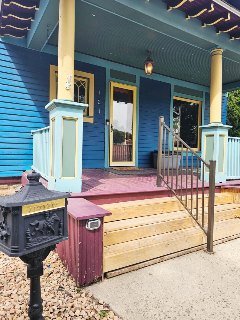 121 N 5th St, Montevideo, MN 56265