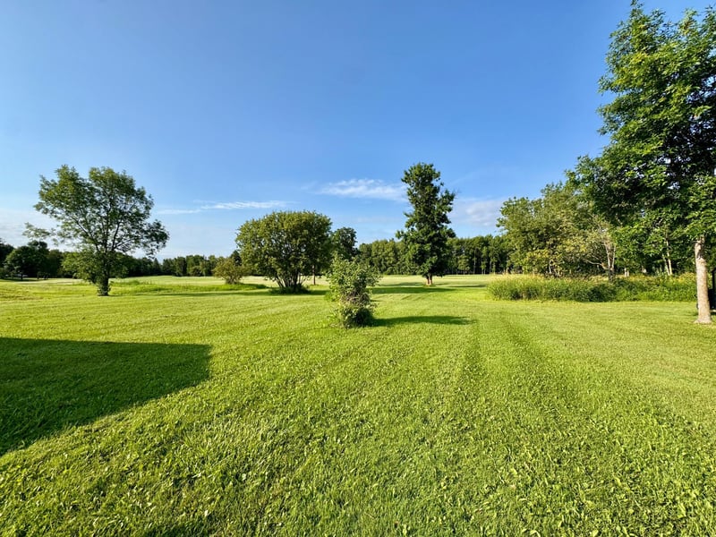 233 Oak Rd, Warroad, MN 56763