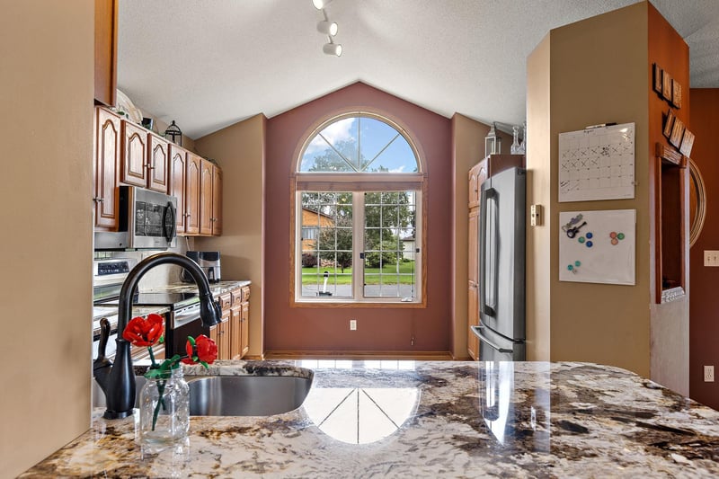 908 W 1st St, West Concord, MN 55985