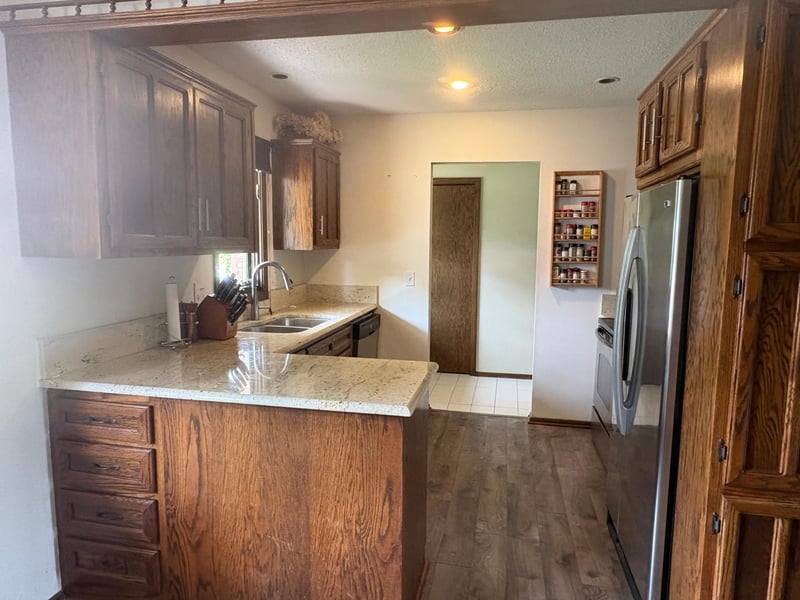 4040 Nathan Ln N, Plymouth, MN 55441