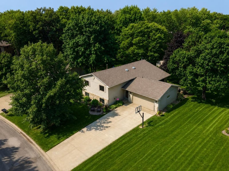 107 Craig Ln, Monticello, MN 55362
