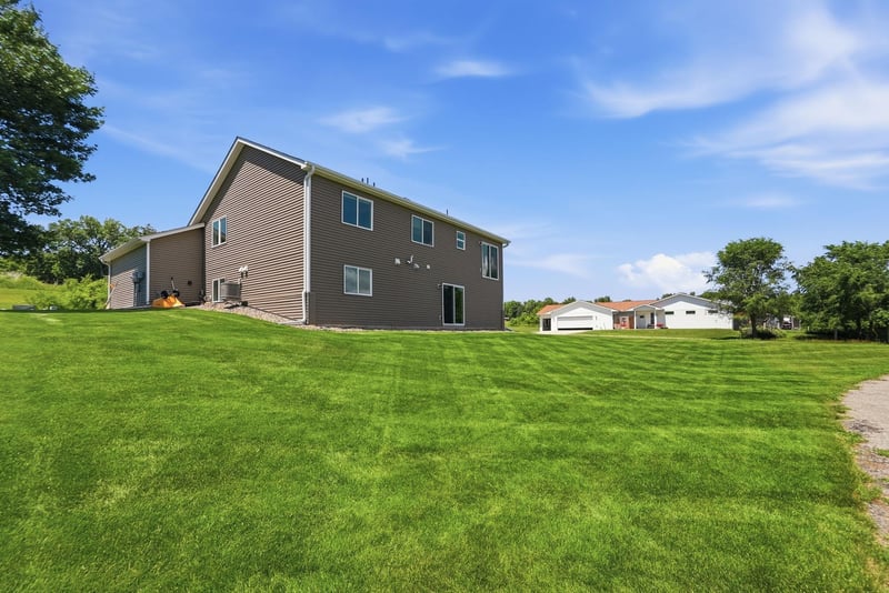 1500 5th Ave, Howard Lake, MN 55349