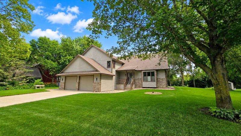 1768 Casselberry Rd, Saint Cloud, MN 56303