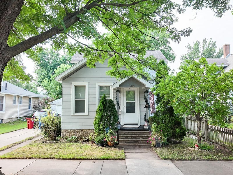 1025 W Wabasha St, Winona, MN 55987