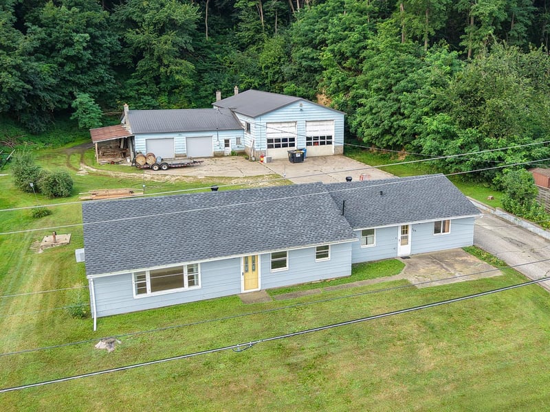 765 E Lake Blvd, Winona, MN 55987