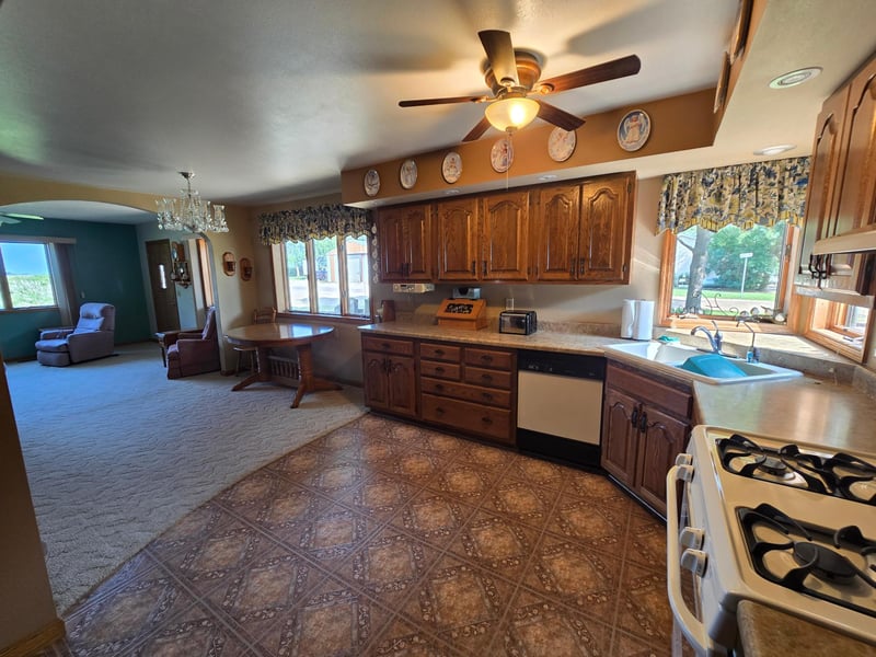1900 25th St, Slayton, MN 56172