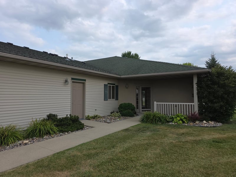 972 33rd St S, Moorhead, MN 56560