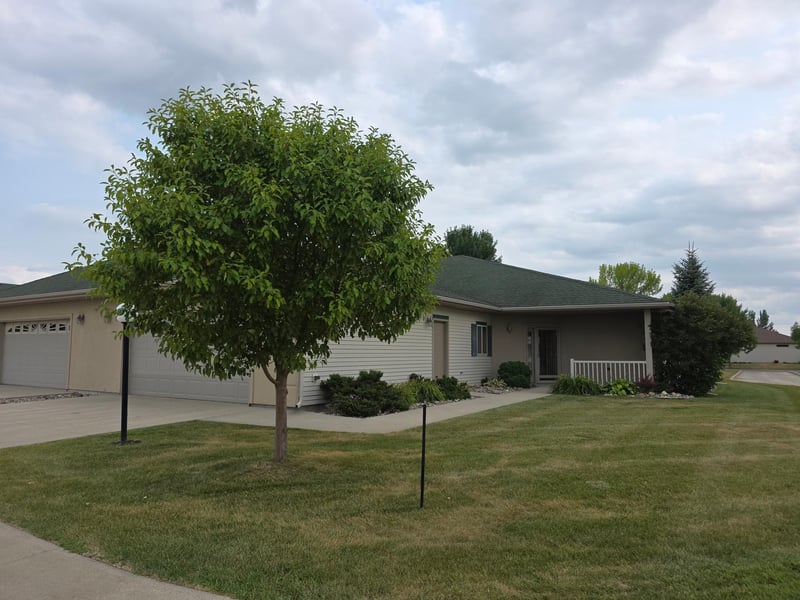 972 33rd St S, Moorhead, MN 56560