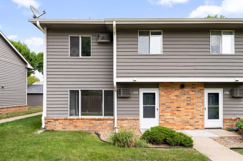 750 W Village Rd #108, Chanhassen, MN 55317