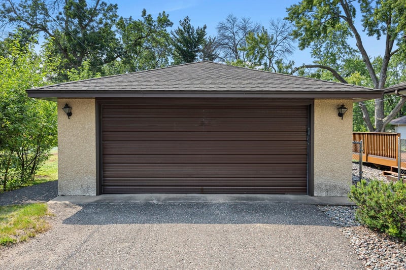 3407 Woodbine Ln N, Brooklyn Center, MN 55429