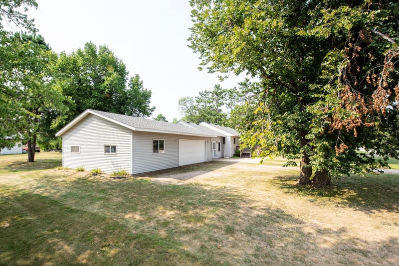 518 N Otter Ave, Parkers Prairie, MN 56361